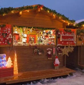 Valenza, via Cairoli si anima con il mercatino