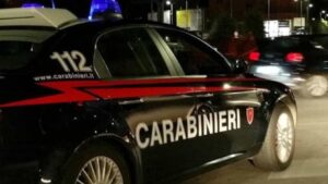 Scoppia la lite tra ragazze e fidanzati: un arresto
