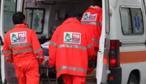Scontro auto – moto, centauro all’ospedale in codice giallo