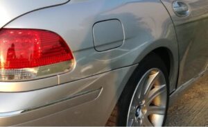 Finto incidente: due giovani nei guai
