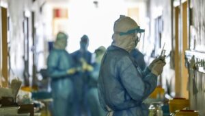 Il virus chiude le scuole in Piemonte