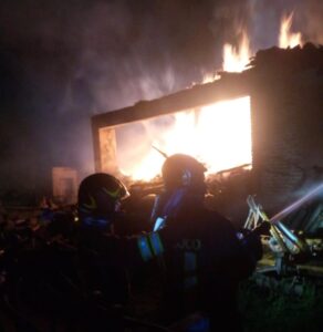 Valparolo: violento incendio distrugge parte di una cascina
