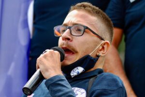 Valenza, aggredito giovane disabile