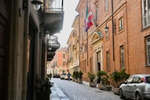Contagi,  i tamponi positivi solo il 4,7 per cento