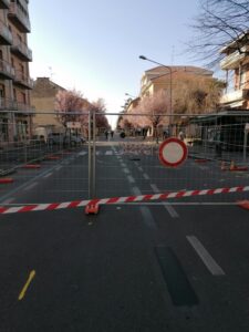 Voragine in viale Repubblica: strada chiusa al transito