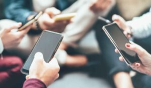 L’Effetto F.O.M.O. : l’ansia di essersi persi qualcosa