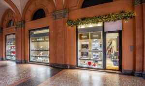 Rocca: riapre la boutique bolognese del marchio di Damiani