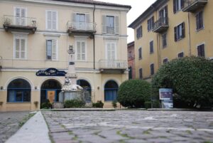 Mercoledì a Valenza a teatro in strada con ‘Le panchine raccontano’