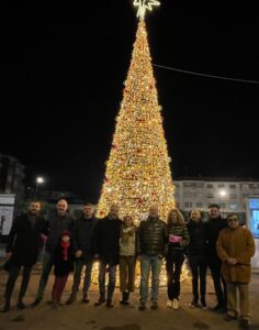 Si accende l’albero, si accende il Natale a Valenza