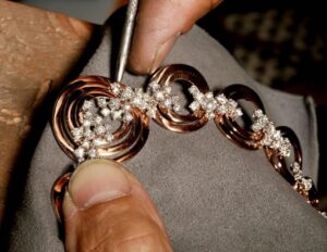 Damiani continua a crescere: nei prossimi due anni 300 assunzioni