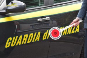 Gdf, maxi-operazione antidroga e riciclaggio. Coinvolta la provincia