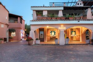 Rolex e Rocca (Gruppo Damiani): apertura a Porto Cervo