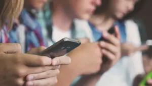 Minori: una minaccia a portata di smartphone