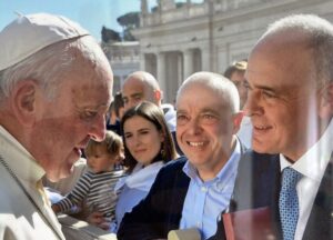 “Non frenare il tuo cuore”: il commosso saluto di Carandini a Papa Francesco