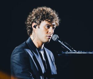 PierC, è giovane (e canta benissimo) il protagonista del 2025