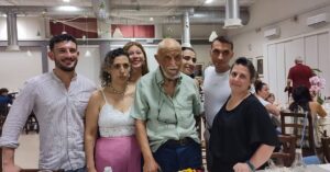 Mamma e figlia insieme alla Maturità (con un 87enne…)